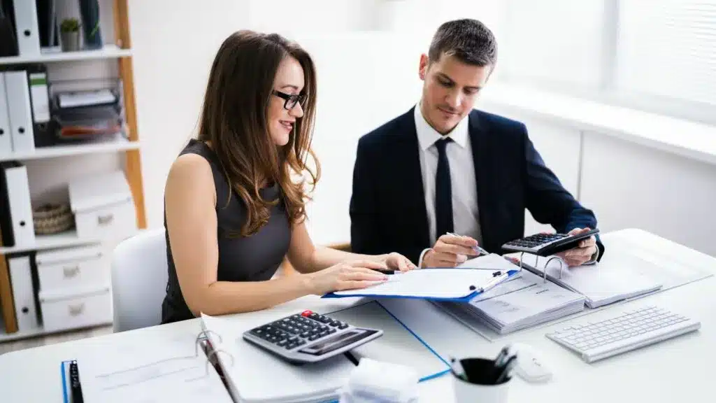What Does A Bookkeeper Do?